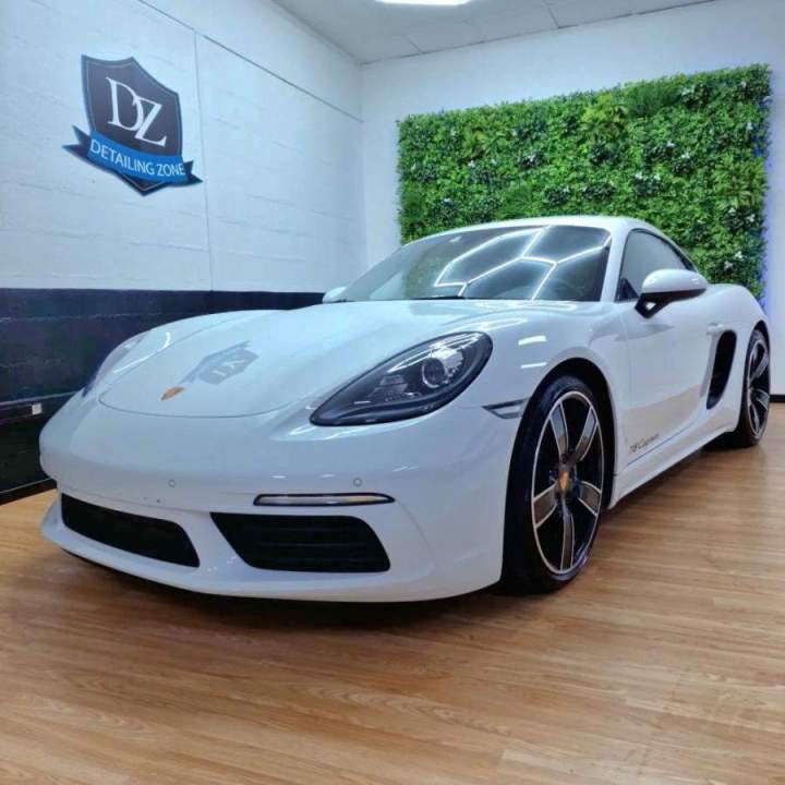 Centre detailing voiture de sport Vitry-le-François